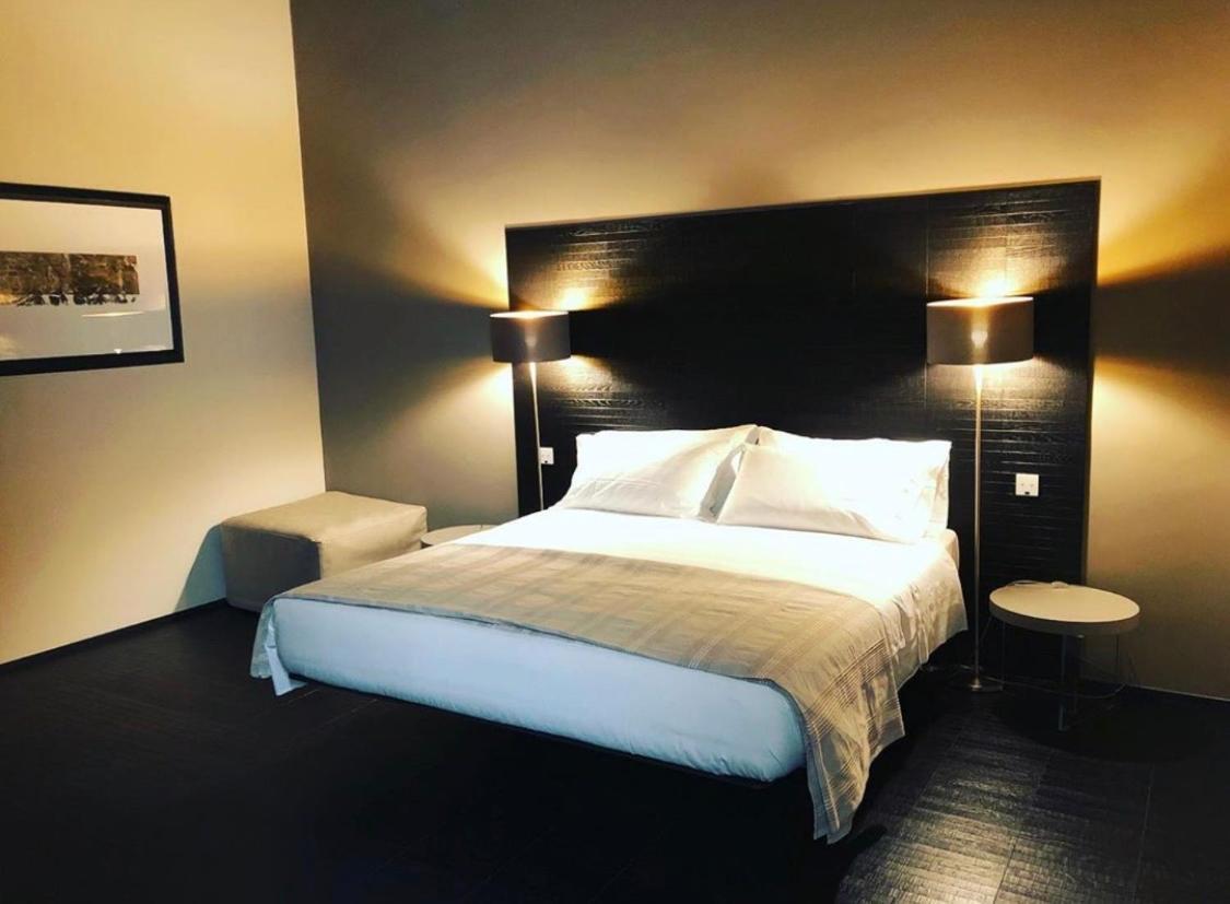 פארמה Salina Luxury Suites מראה חיצוני תמונה